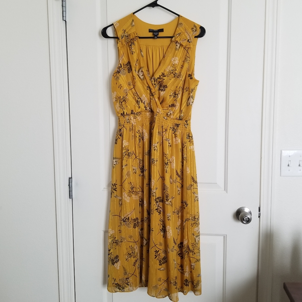 Maggy London Knee Length Floral Dress size 6